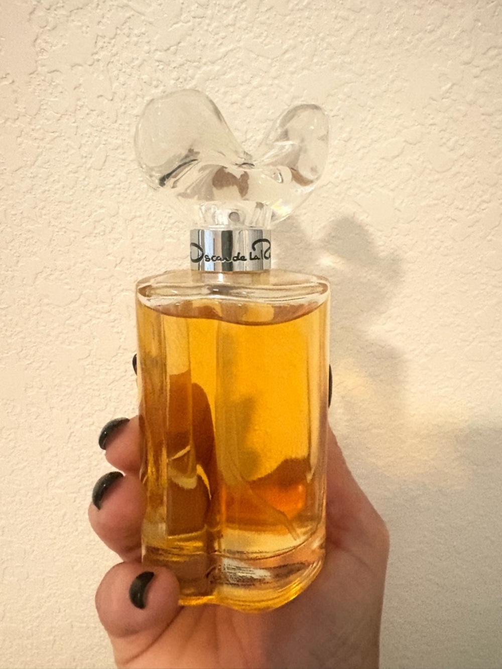 Oscar de la Renta Clear Floral-Cap Perfume Bottle — Pale Yellow - Picture 3 of 4